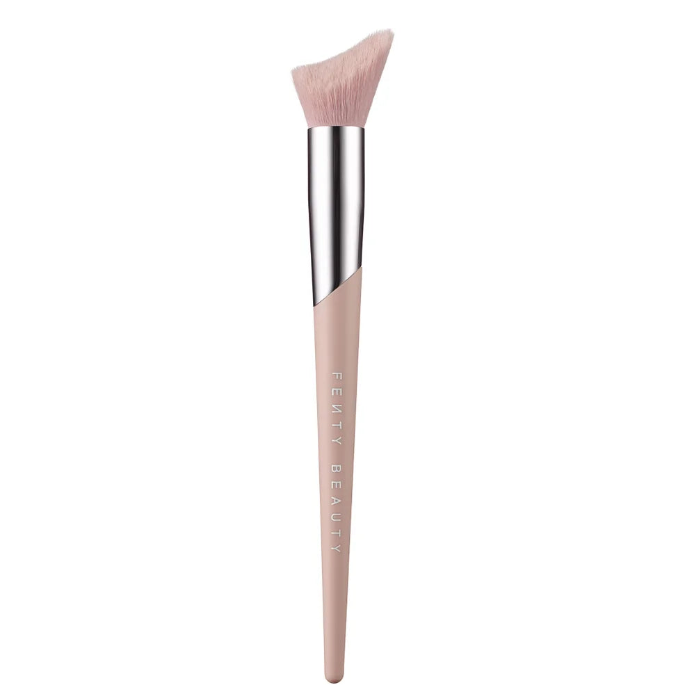 Fenty Beauty Cheek-Hugging Highlight Brush - 120