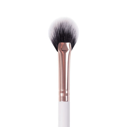 Define & Glow Fan Makeup Brush 204 by Inglot